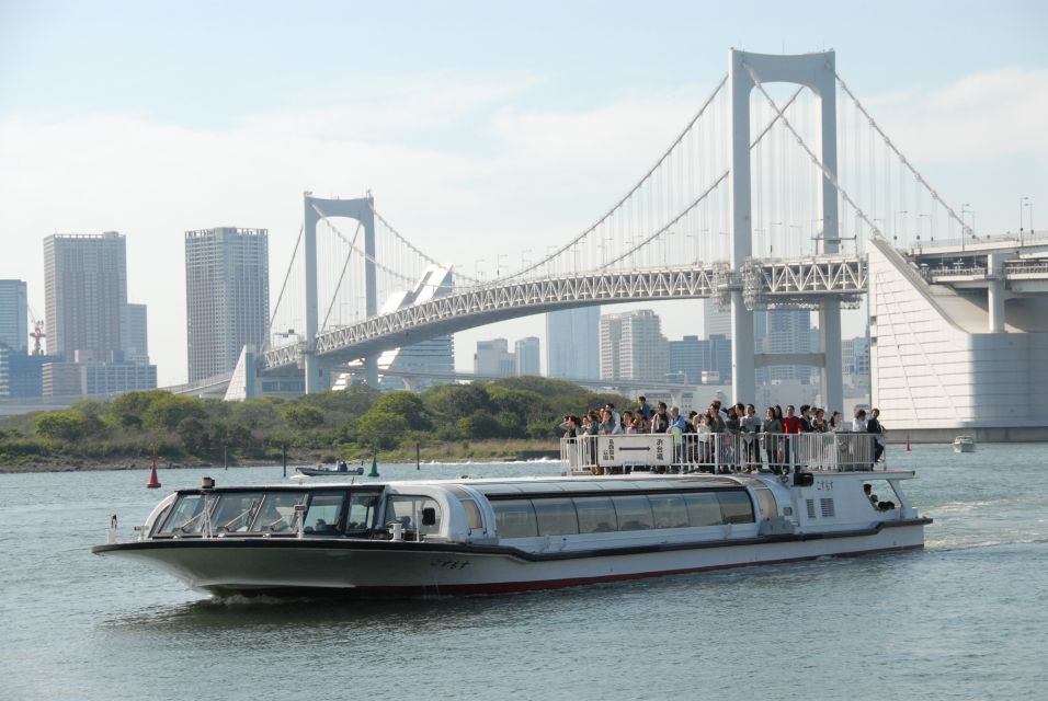 قایق سواری در منطقه‌ی اودای بای توکیو