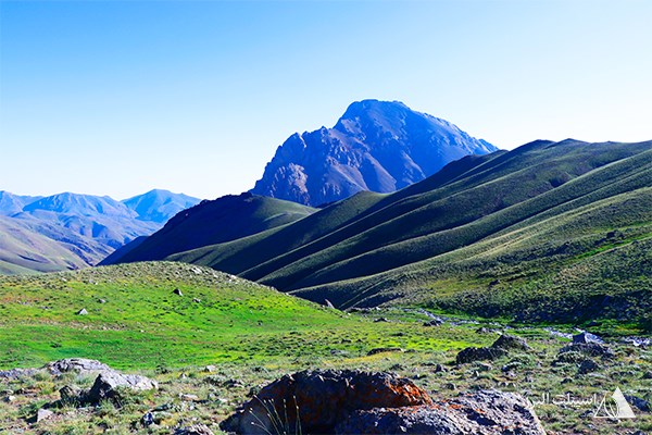 قله ازادکوه