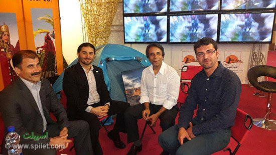 همکاران طبیعت گردی در کنار هم