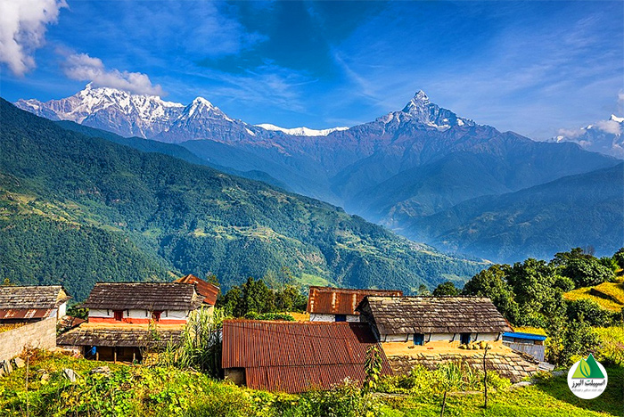 نپال کشور عجایب است و مردم آن با ادیان و فرهنگ‎های مختلف در کنار هم زندگی می‎کنند. 