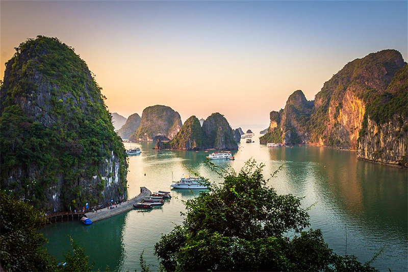 کروزسواری در این خلیج زیبا از کشور ویتنام